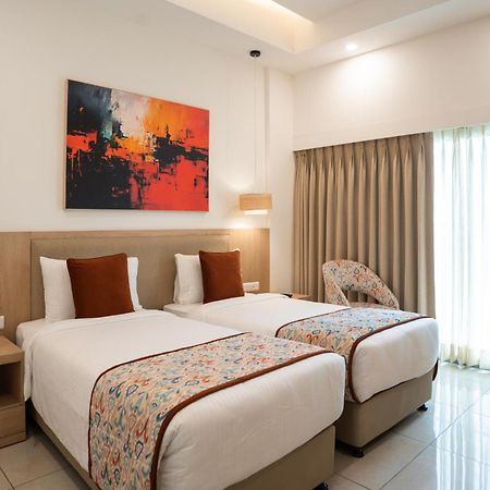 Ar Suites Klj Square Gurgáon Kültér fotó
