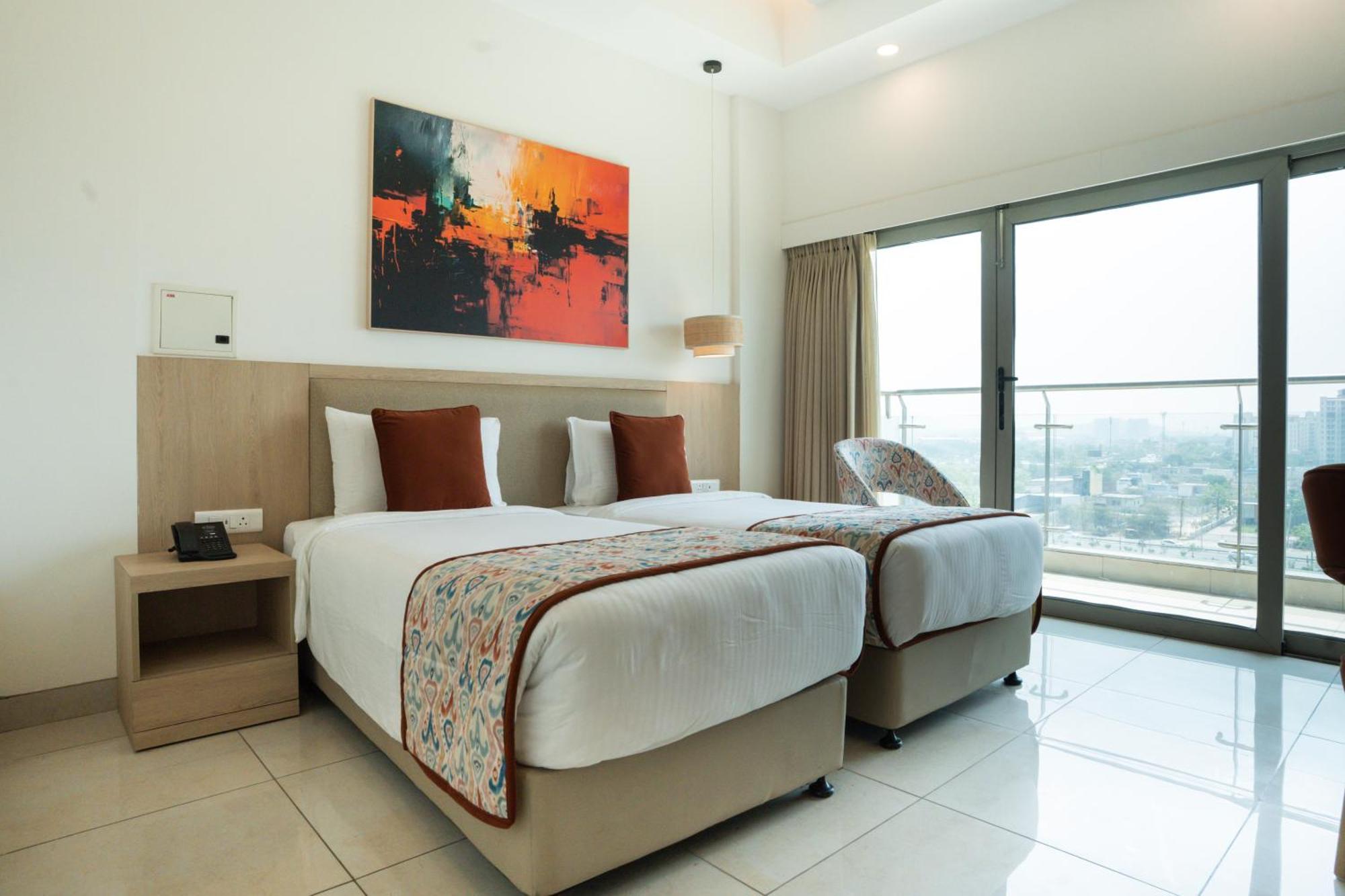 Ar Suites Klj Square Gurgáon Kültér fotó