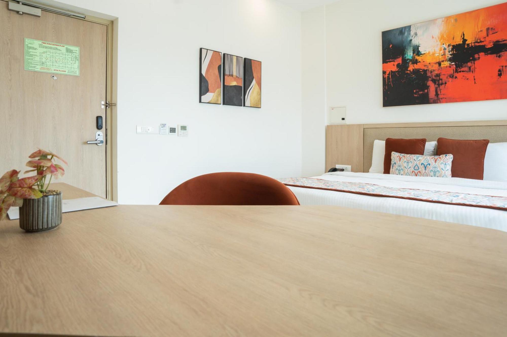 Ar Suites Klj Square Gurgáon Kültér fotó