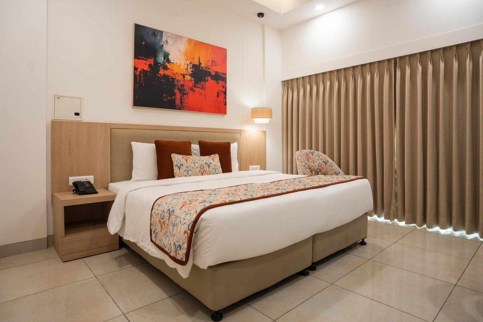 Ar Suites Klj Square Gurgáon Kültér fotó
