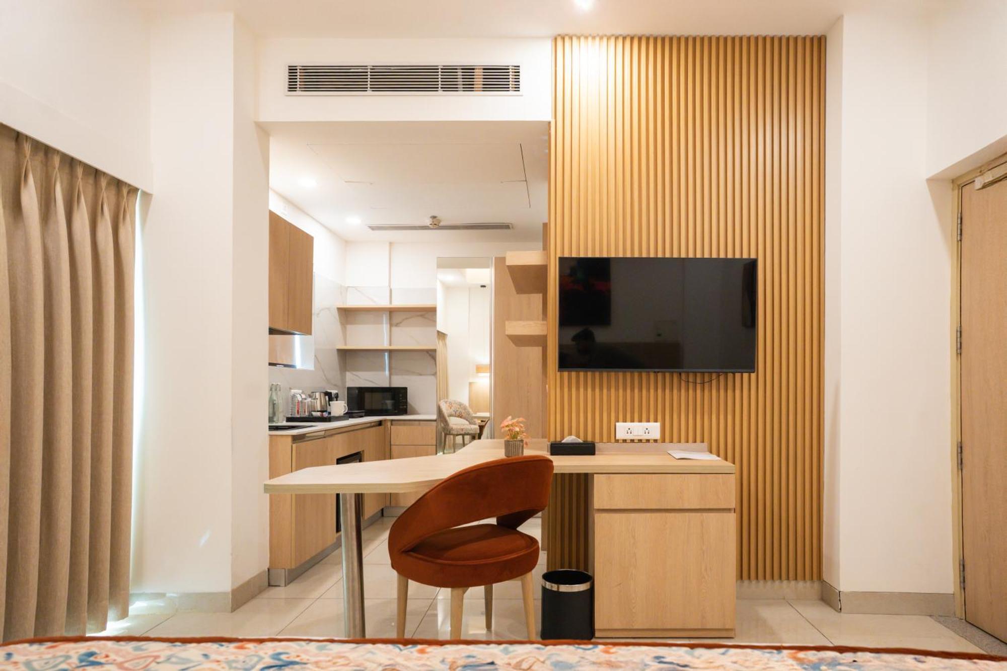 Ar Suites Klj Square Gurgáon Kültér fotó