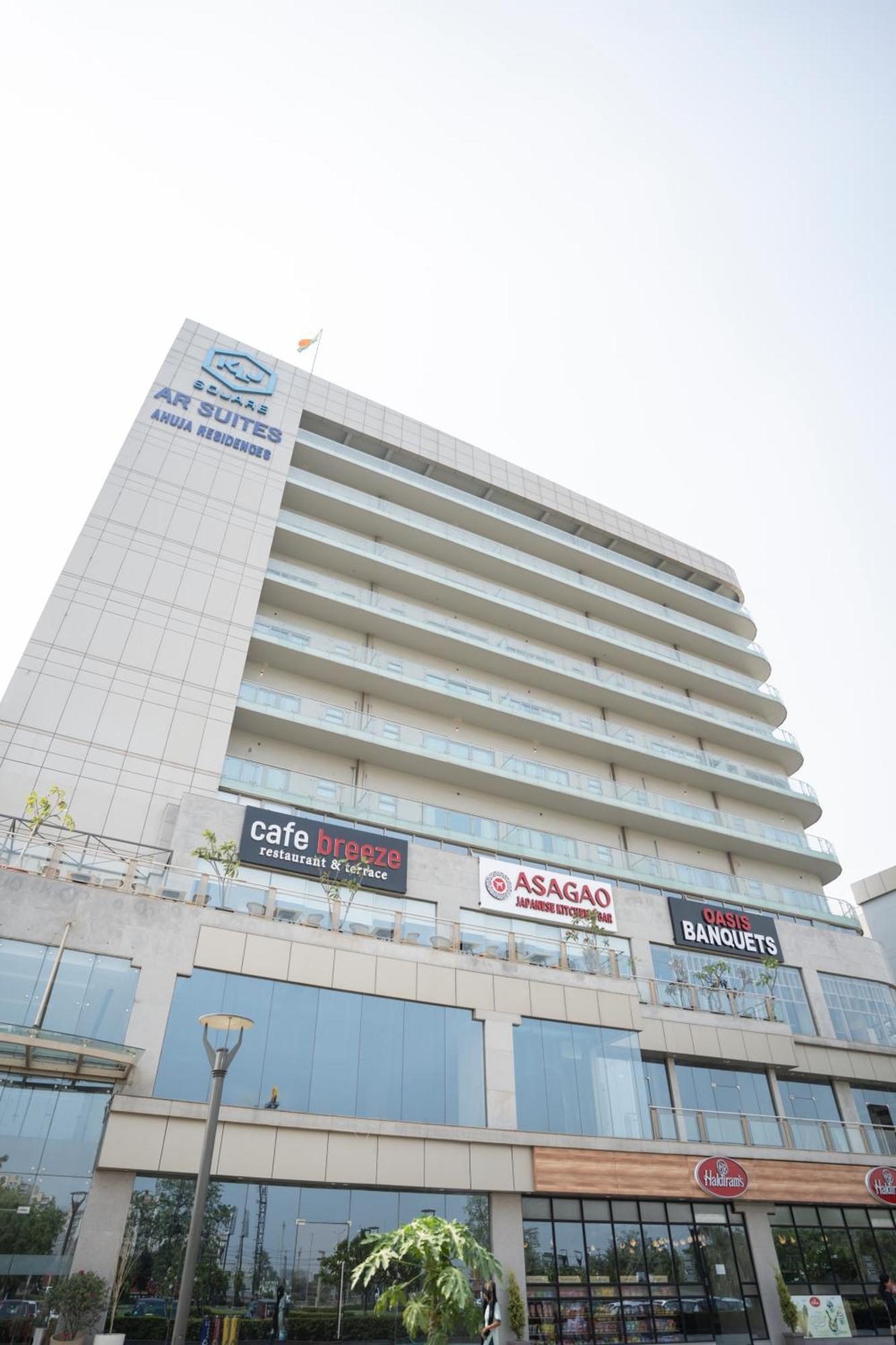 Ar Suites Klj Square Gurgáon Kültér fotó